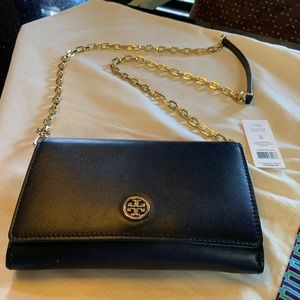SALE!!!!! “GREAT CONDITION” TORY BURCH ROBINSON CHAIN WALLET W/ Tags & RECEIPT❤️